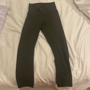 dark green Lululemon leggings